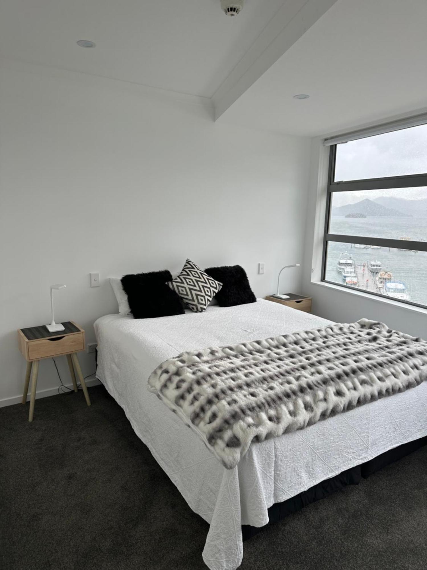 Picton Waterfront Apartments Екстер'єр фото