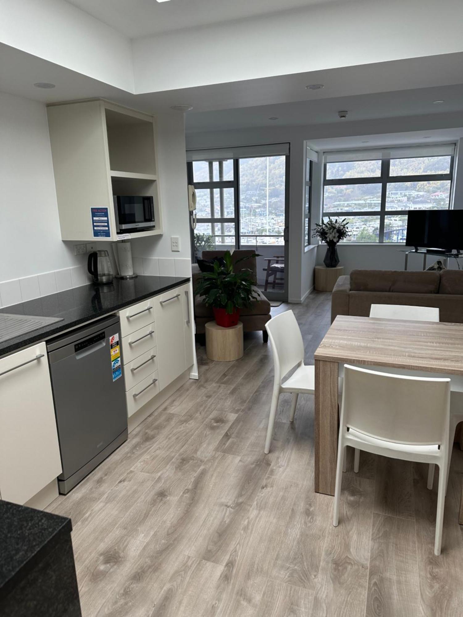 Picton Waterfront Apartments Екстер'єр фото