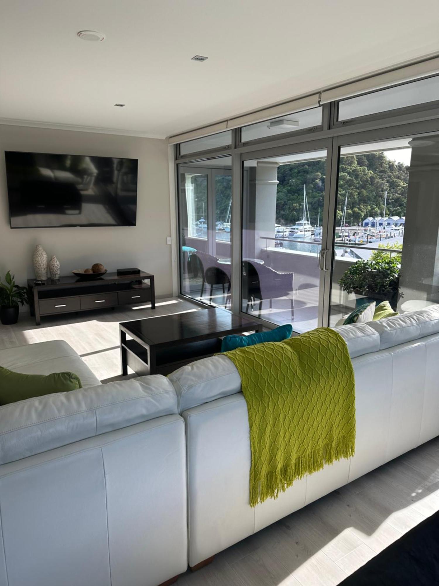 Picton Waterfront Apartments Екстер'єр фото