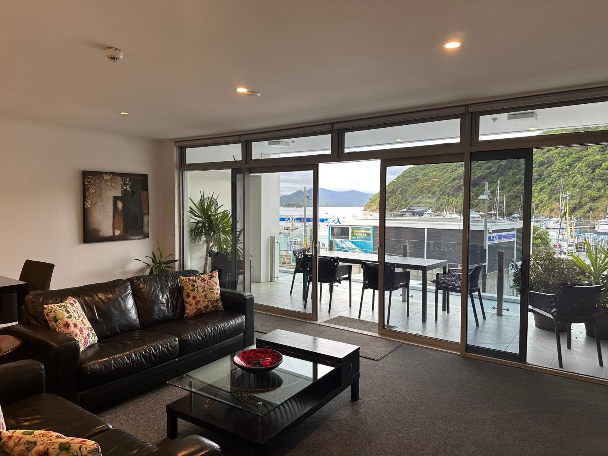 Picton Waterfront Apartments Екстер'єр фото