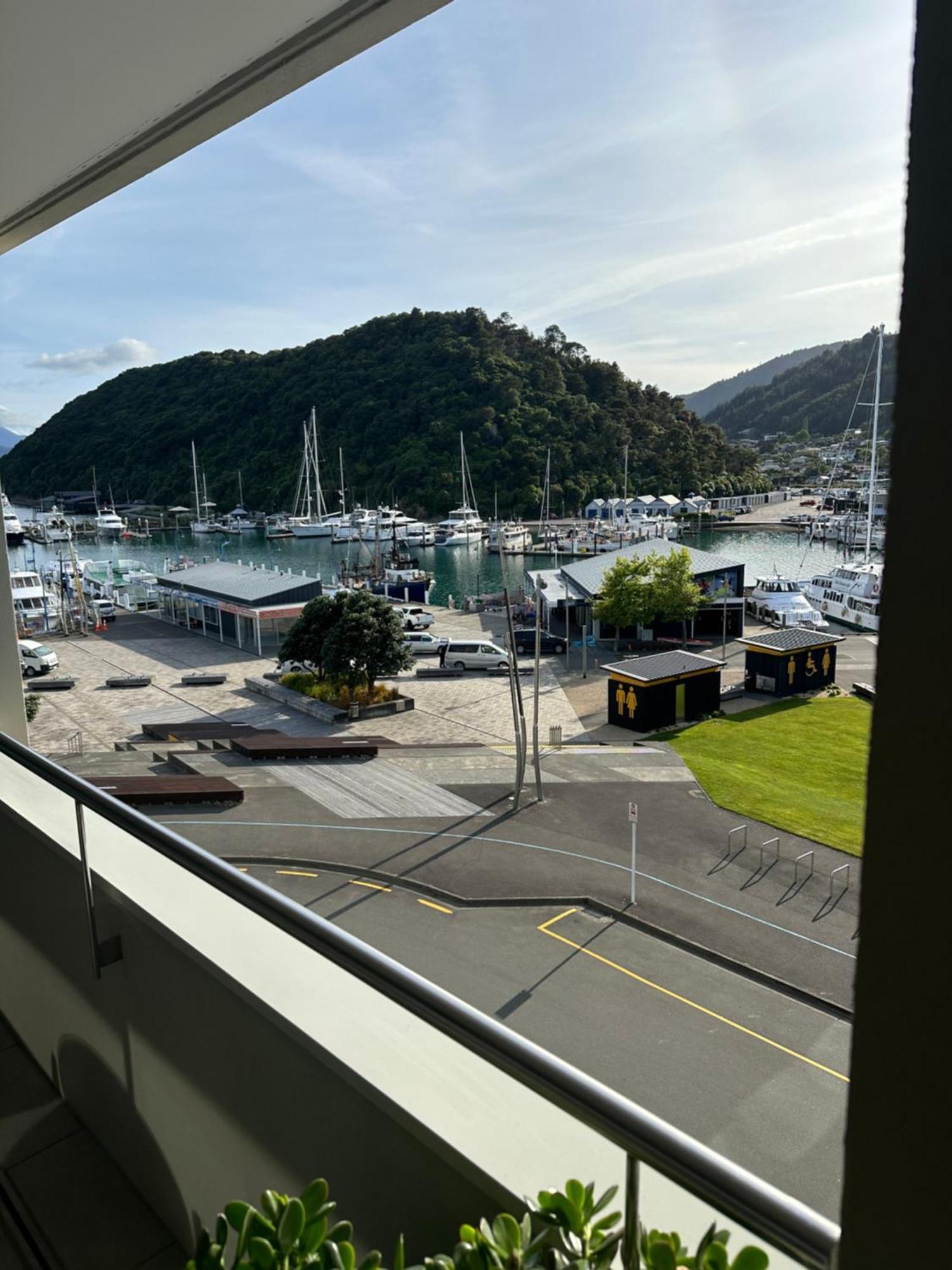 Picton Waterfront Apartments Екстер'єр фото